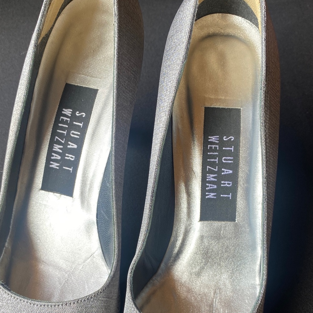 Stuart Weitzman Shimmering Gray Heels - Picture 3 of 9